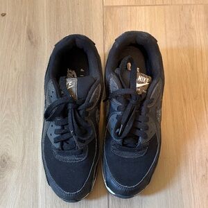 Nike Women's Black and Gray Sneakers